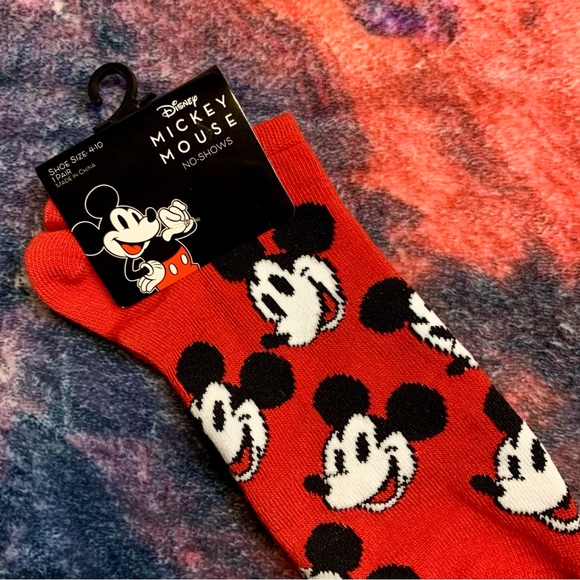 💜 Red Mickey Mouse No Show Socks - NWT - Picture 4 of 8